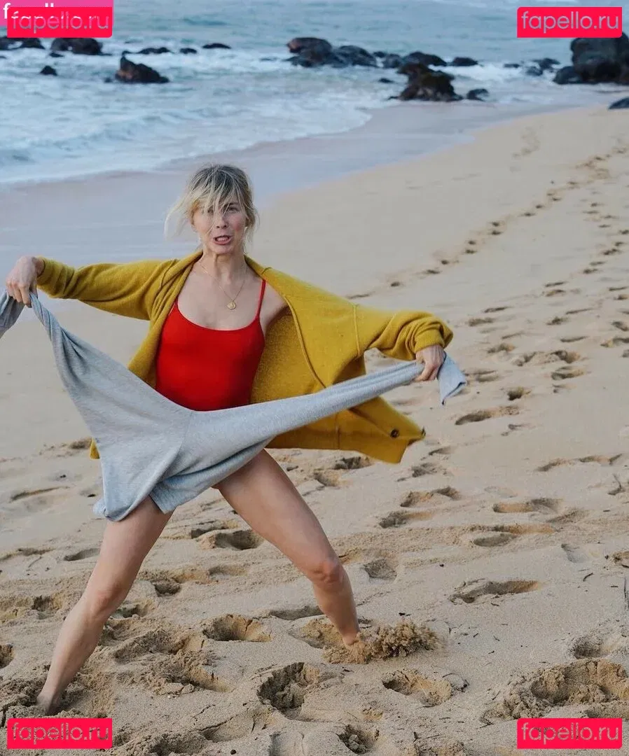 Julianne Hough Onlyfans Photo Gallery 