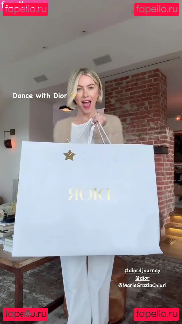 Julianne Hough Onlyfans Photo Gallery 