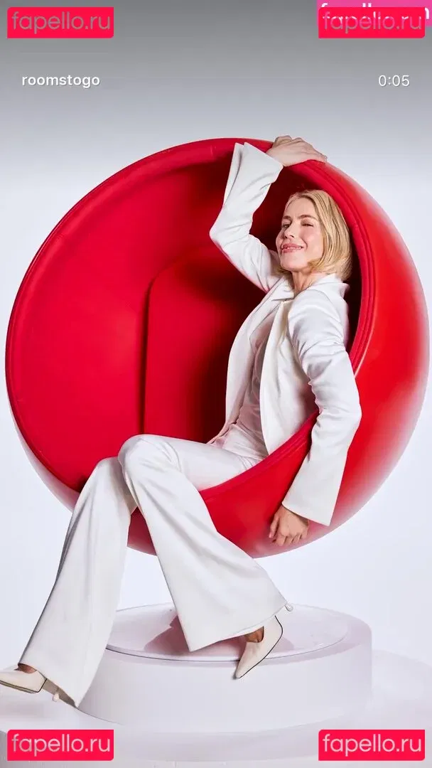 Julianne Hough Onlyfans Photo Gallery 