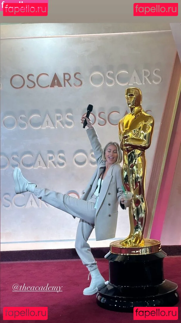 Julianne Hough Onlyfans Photo Gallery 