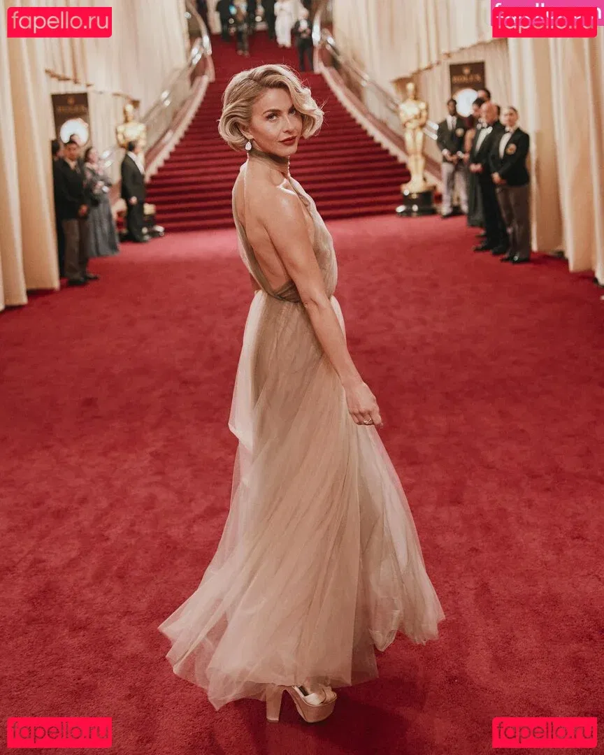 Julianne Hough Onlyfans Photo Gallery 