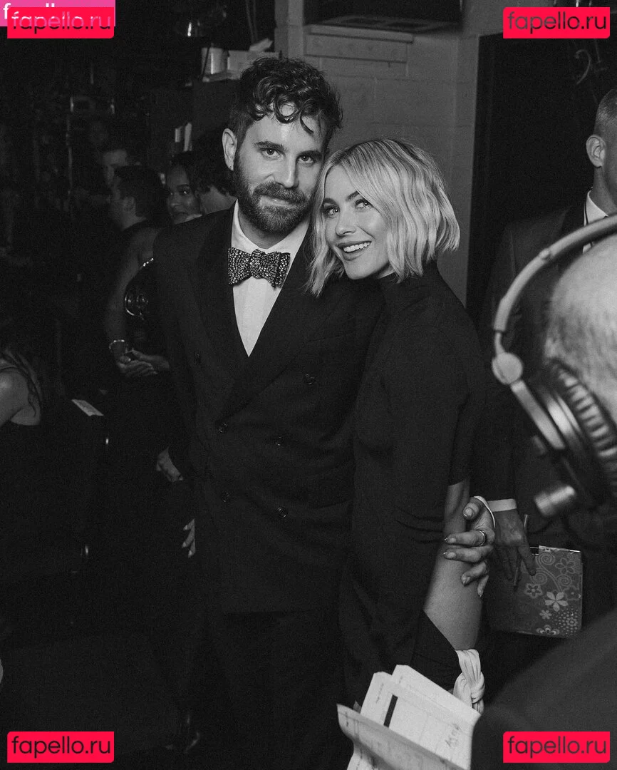 Julianne Hough Onlyfans Photo Gallery 