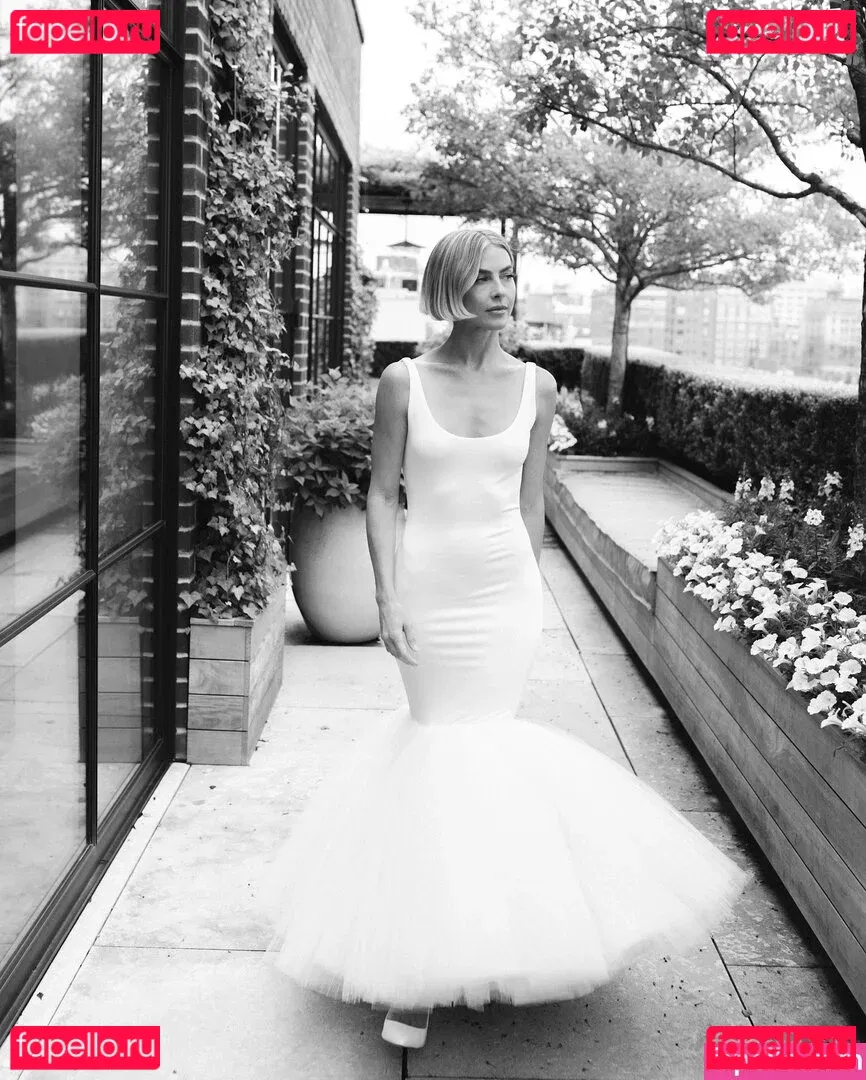 Julianne Hough Onlyfans Photo Gallery 