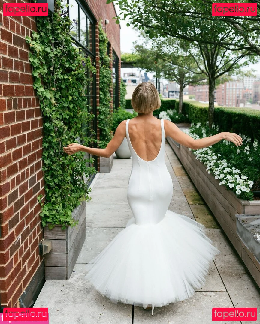 Julianne Hough Onlyfans Photo Gallery 