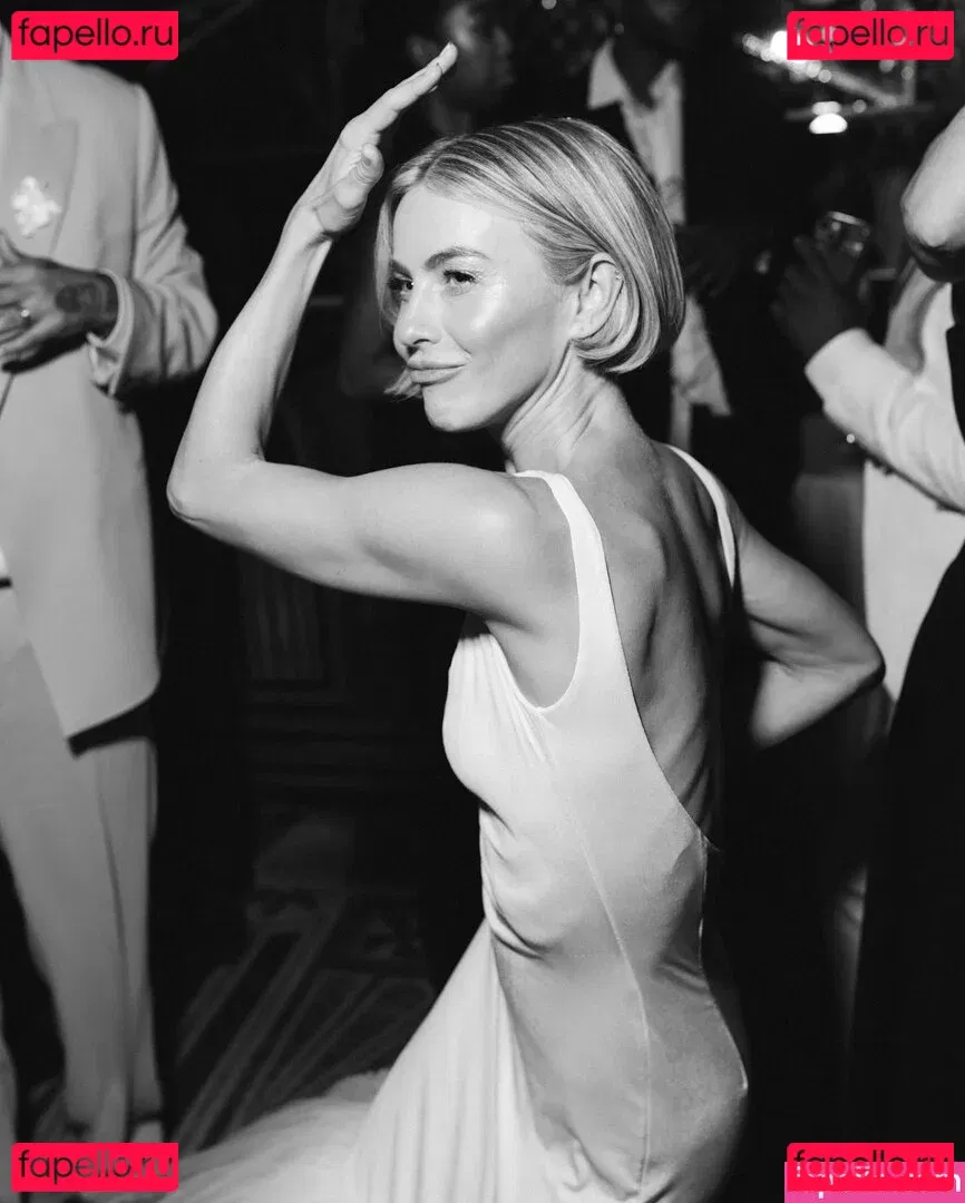 Julianne Hough Onlyfans Photo Gallery 