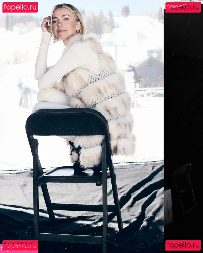 Julianne Hough Onlyfans Photo Gallery 