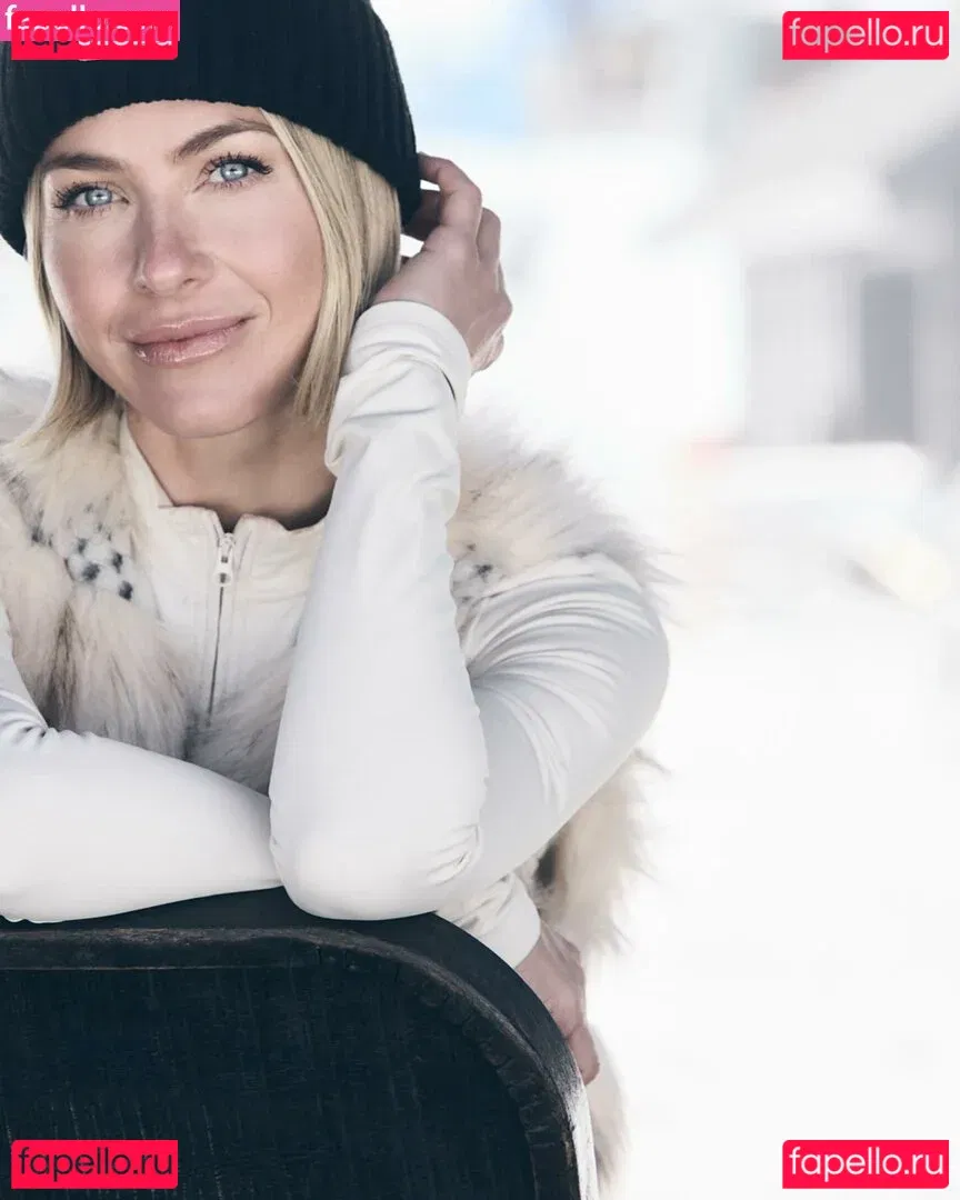 Julianne Hough Onlyfans Photo Gallery 