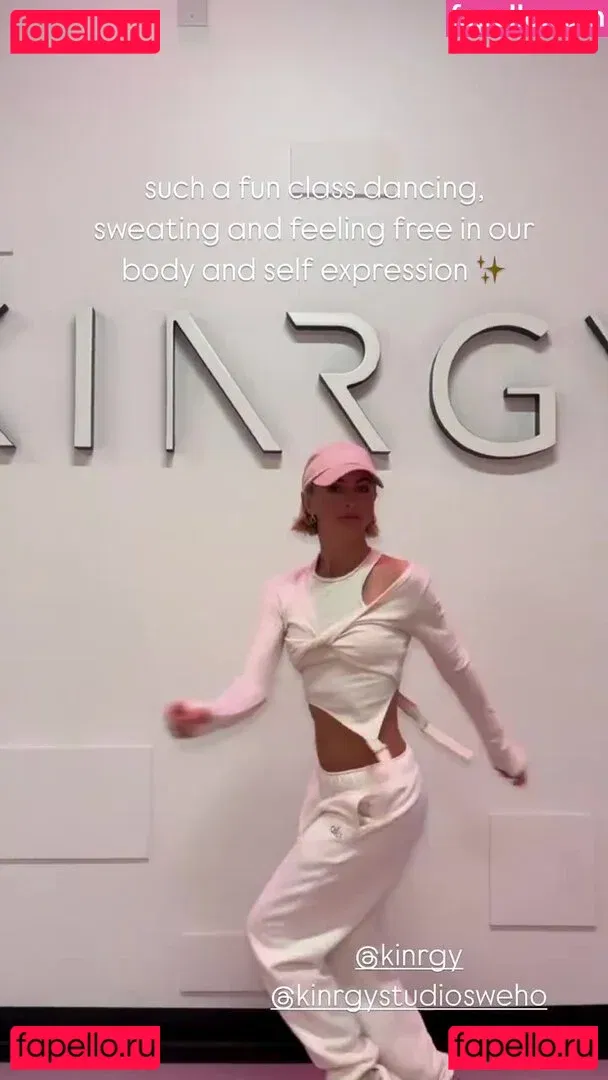 Julianne Hough Onlyfans Photo Gallery 