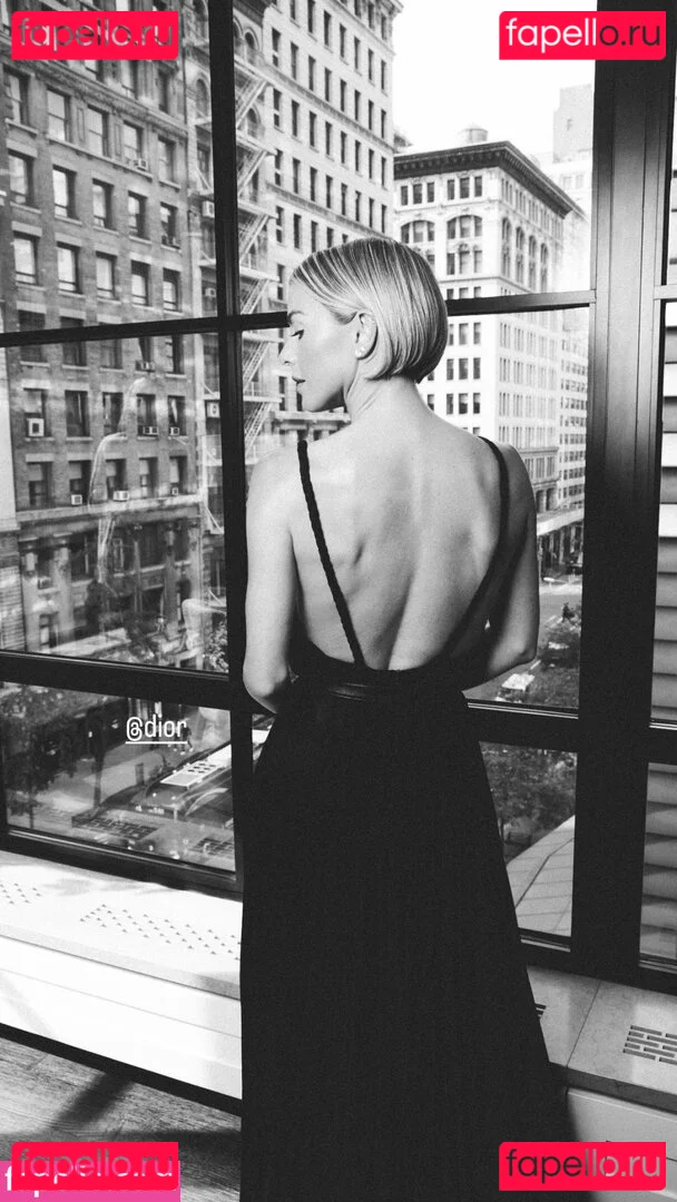 Julianne Hough Onlyfans Photo Gallery 