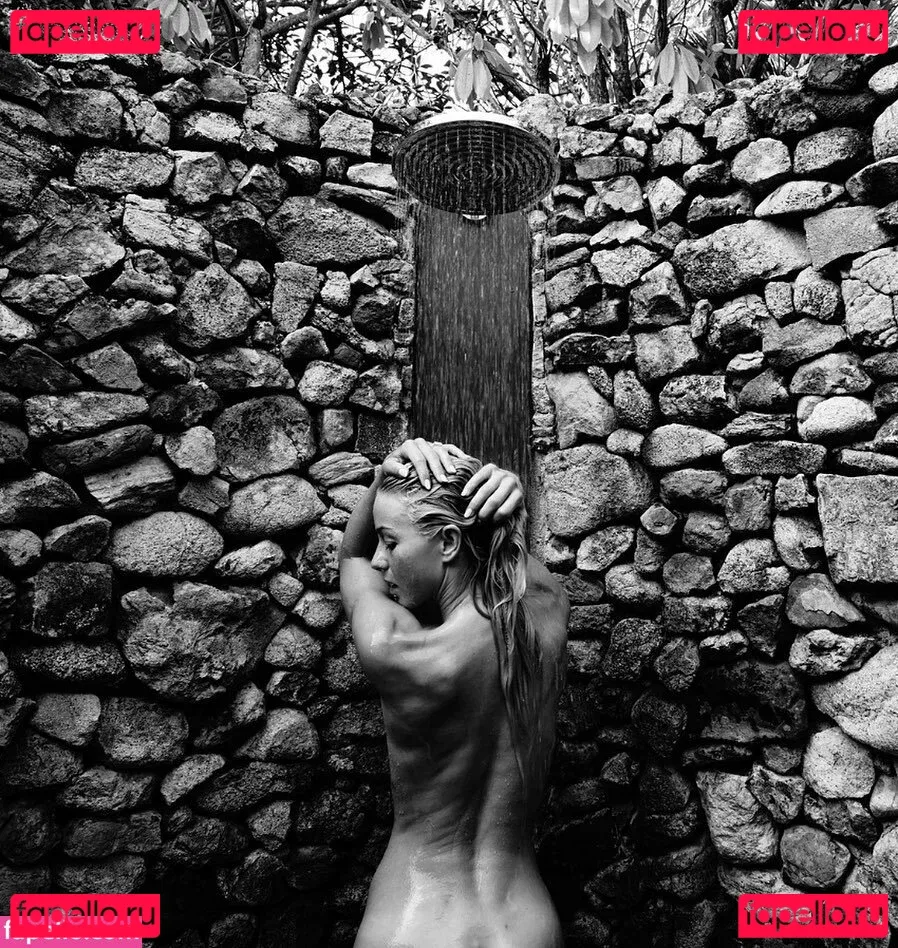 Julianne Hough Onlyfans Photo Gallery 