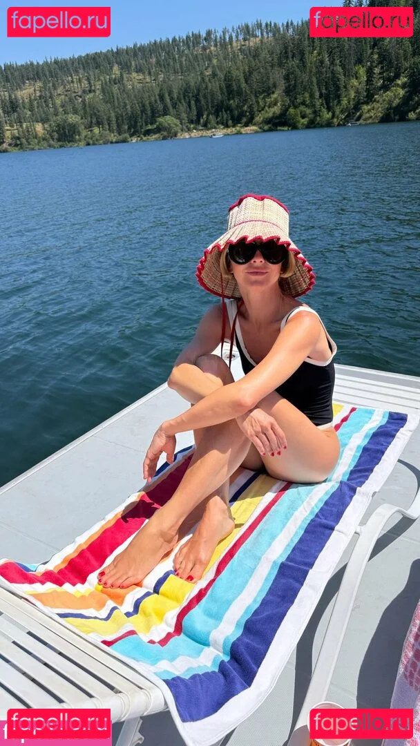 Julianne Hough Onlyfans Photo Gallery 