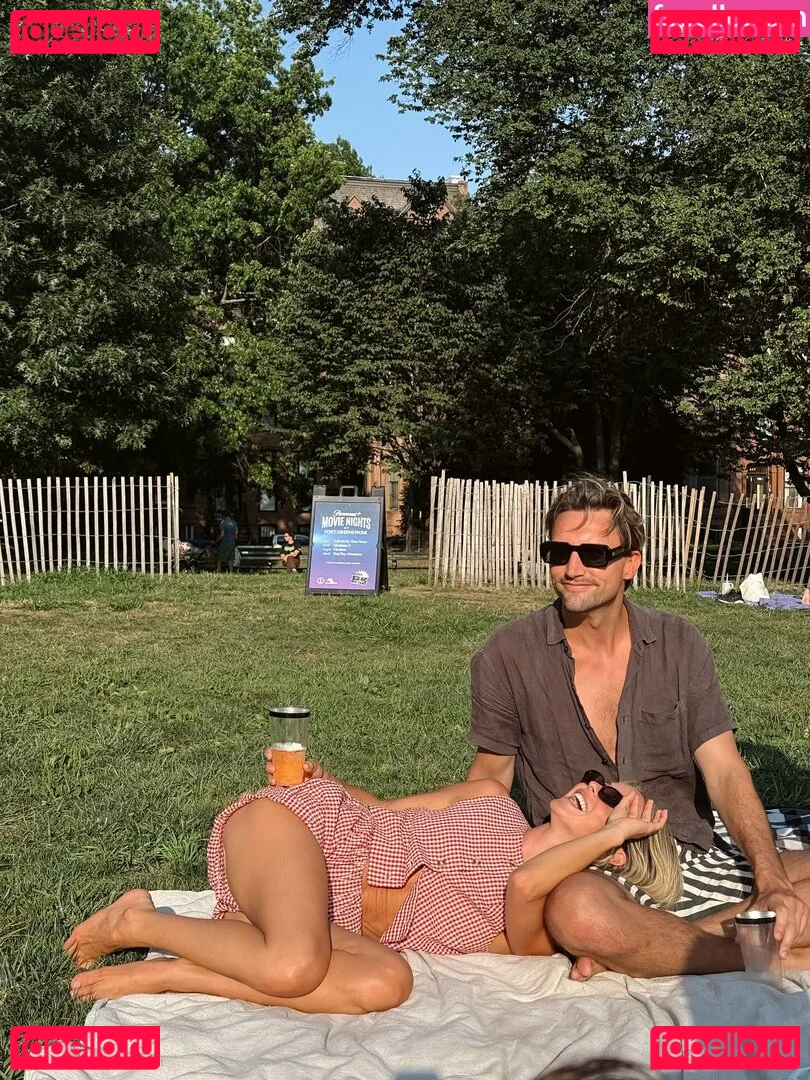 Julianne Hough Onlyfans Photo Gallery 