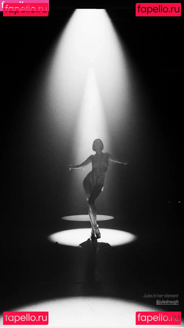 Julianne Hough Onlyfans Photo Gallery 