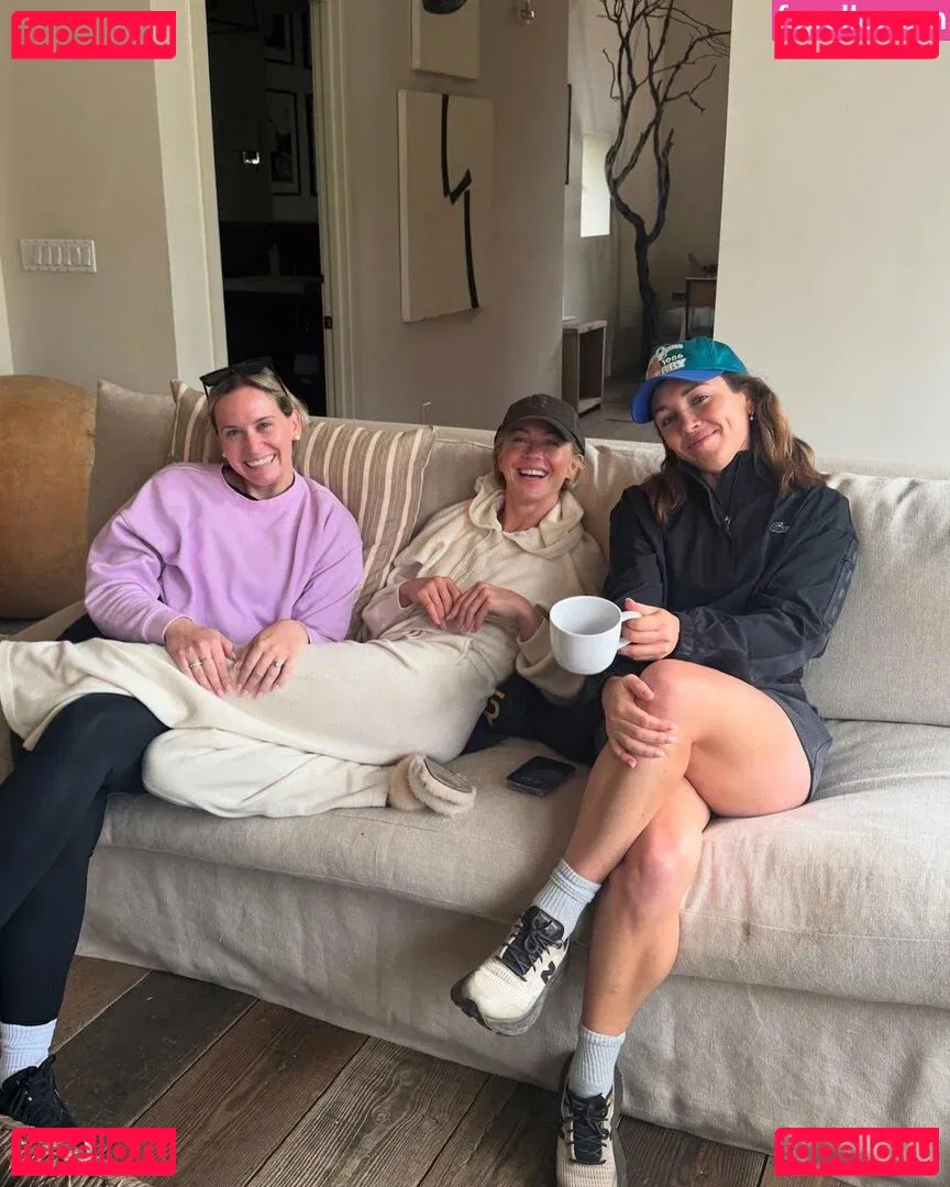 Julianne Hough Onlyfans Photo Gallery 