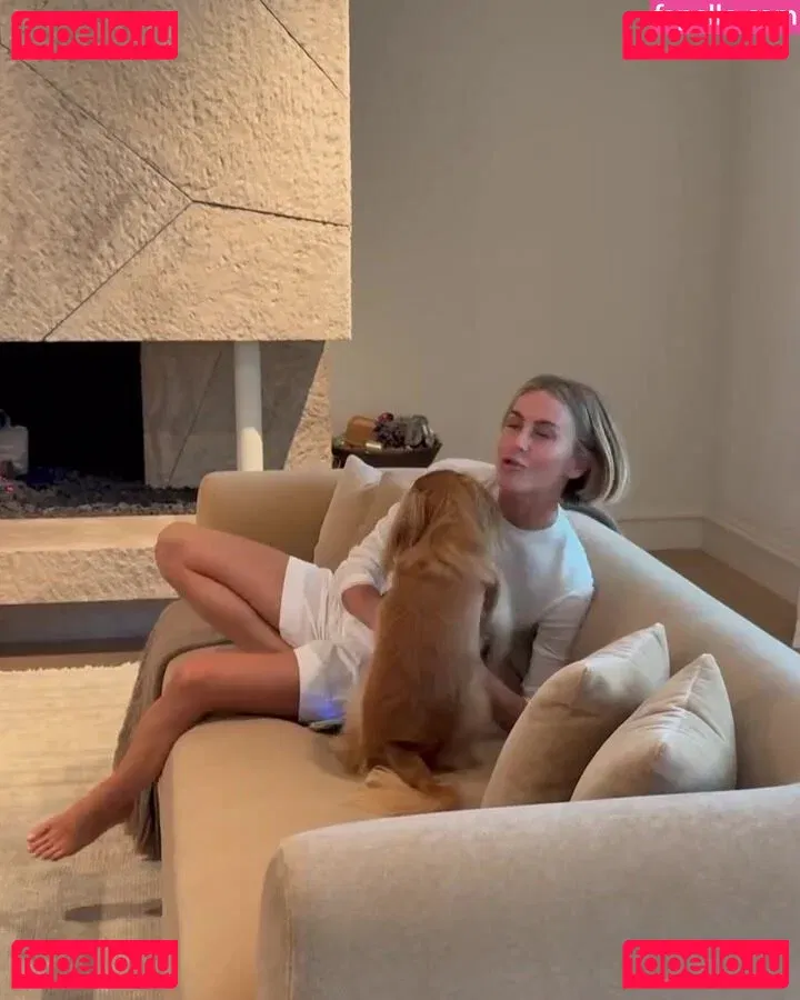 Julianne Hough Onlyfans Photo Gallery 