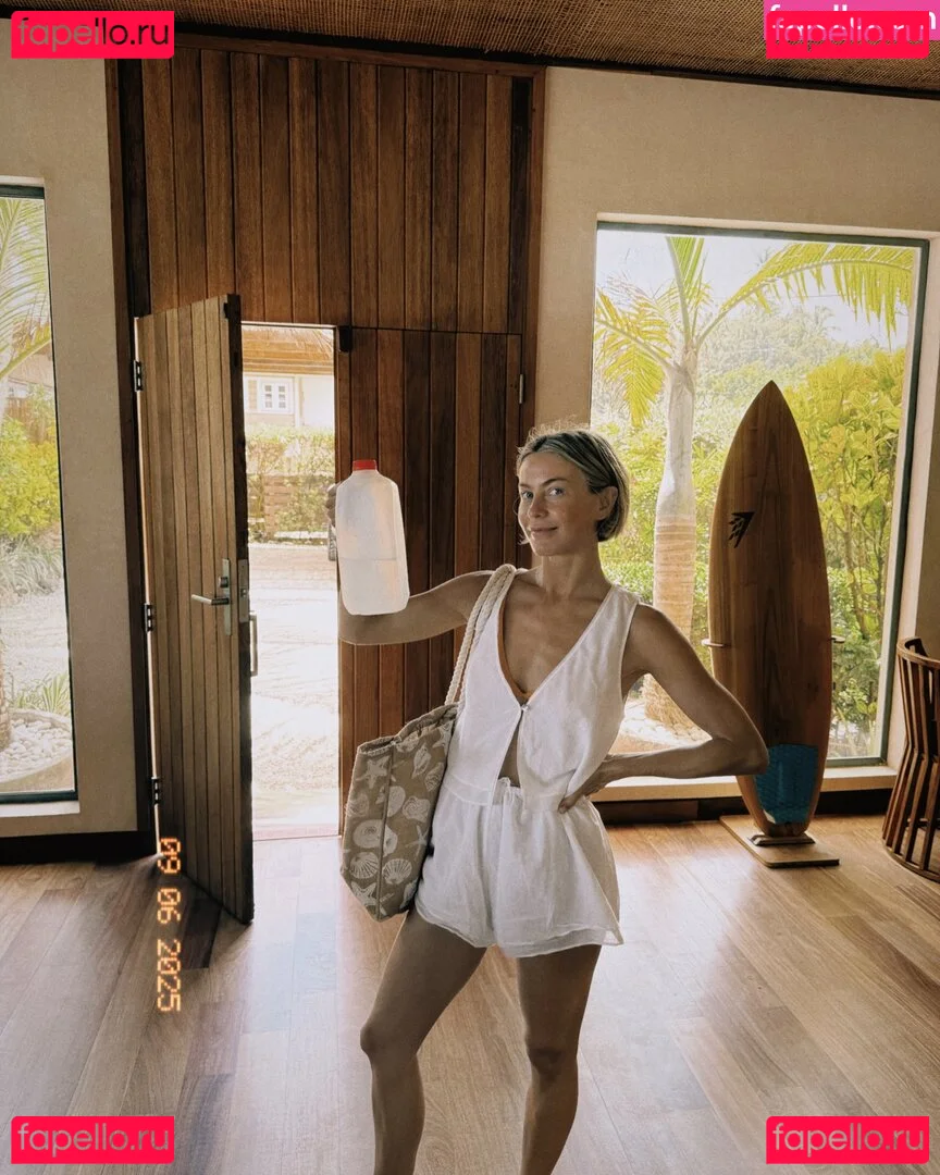 Julianne Hough Onlyfans Photo Gallery 