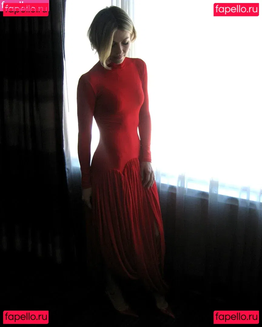 Julianne Hough Onlyfans Photo Gallery 