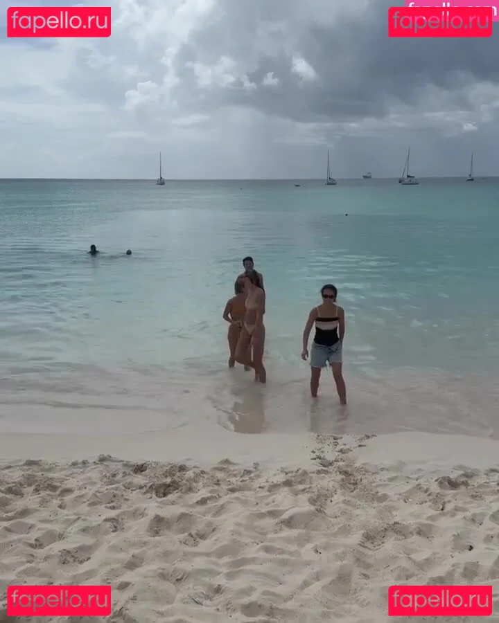 Julianne Hough Onlyfans Photo Gallery 