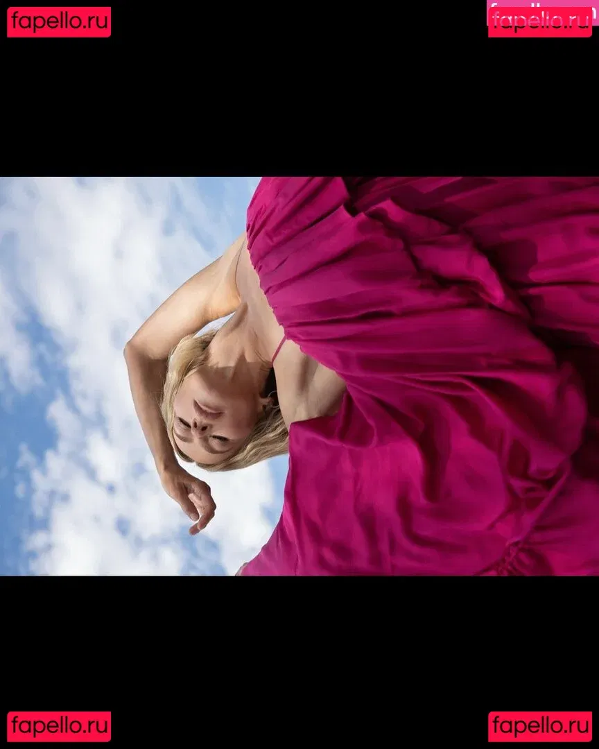 Julianne Hough Onlyfans Photo Gallery 