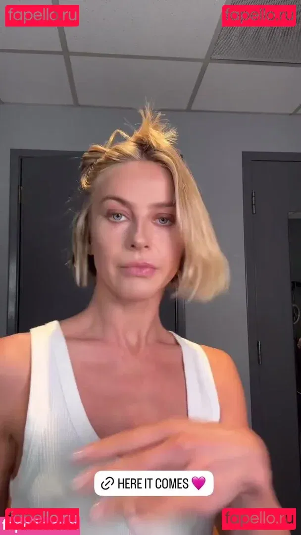 Julianne Hough Onlyfans Photo Gallery 