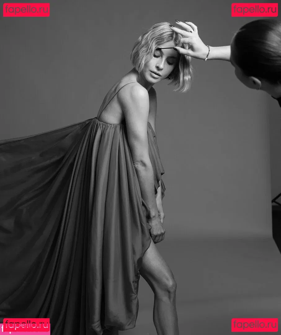 Julianne Hough Onlyfans Photo Gallery 