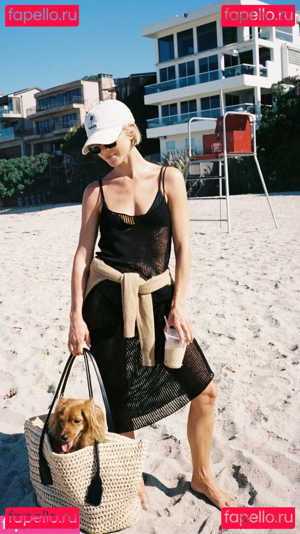 Julianne Hough Onlyfans Photo Gallery 