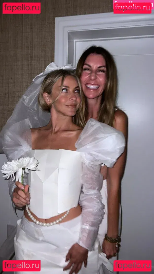 Julianne Hough Onlyfans Photo Gallery 