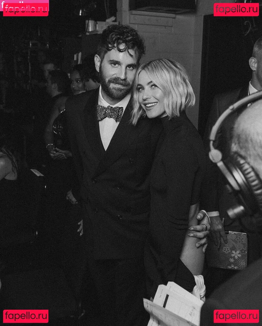 Julianne Hough Onlyfans Photo Gallery 