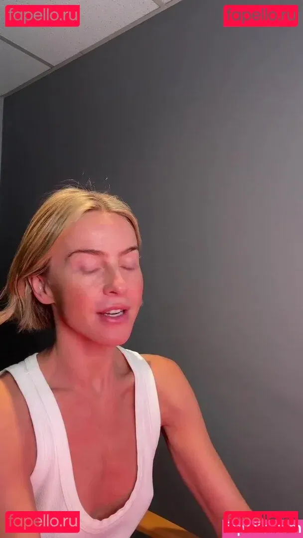 Julianne Hough Onlyfans Photo Gallery 