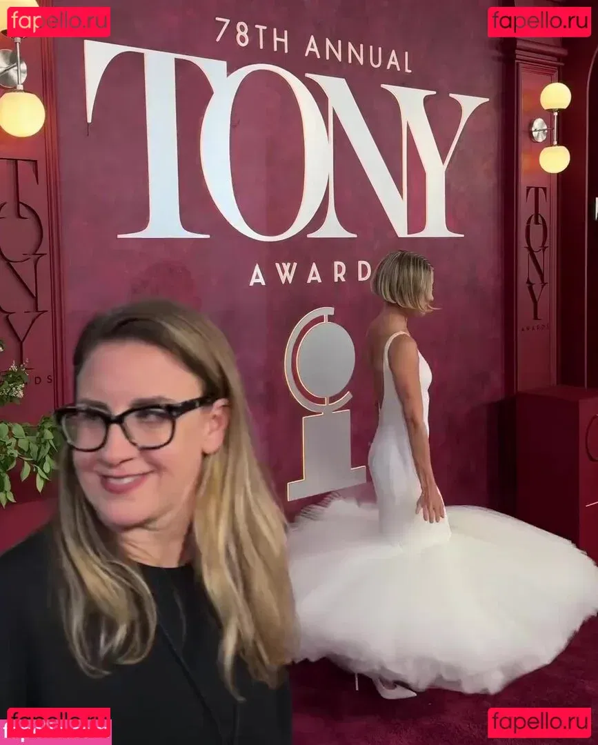 Julianne Hough Onlyfans Photo Gallery 