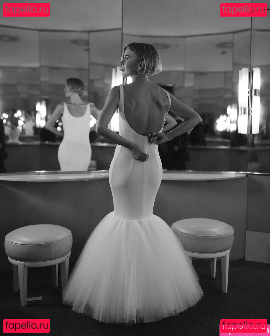 Julianne Hough Onlyfans Photo Gallery 