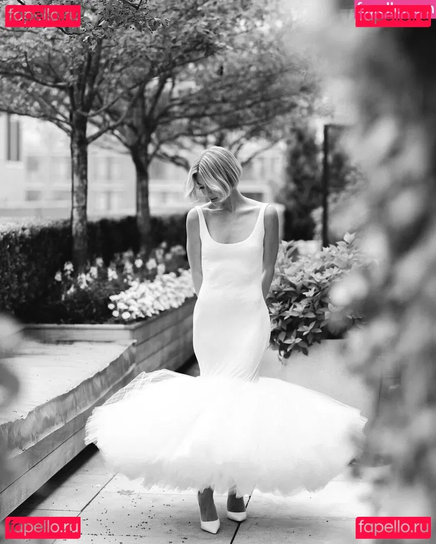 Julianne Hough Onlyfans Photo Gallery 