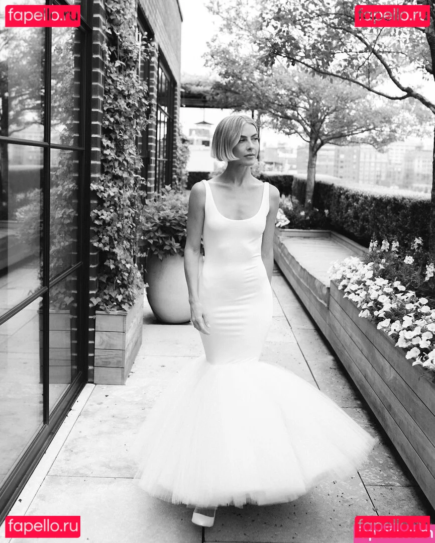 Julianne Hough Onlyfans Photo Gallery 