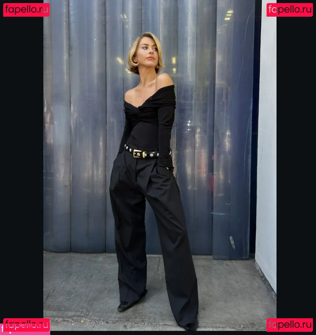 Julianne Hough Onlyfans Photo Gallery 