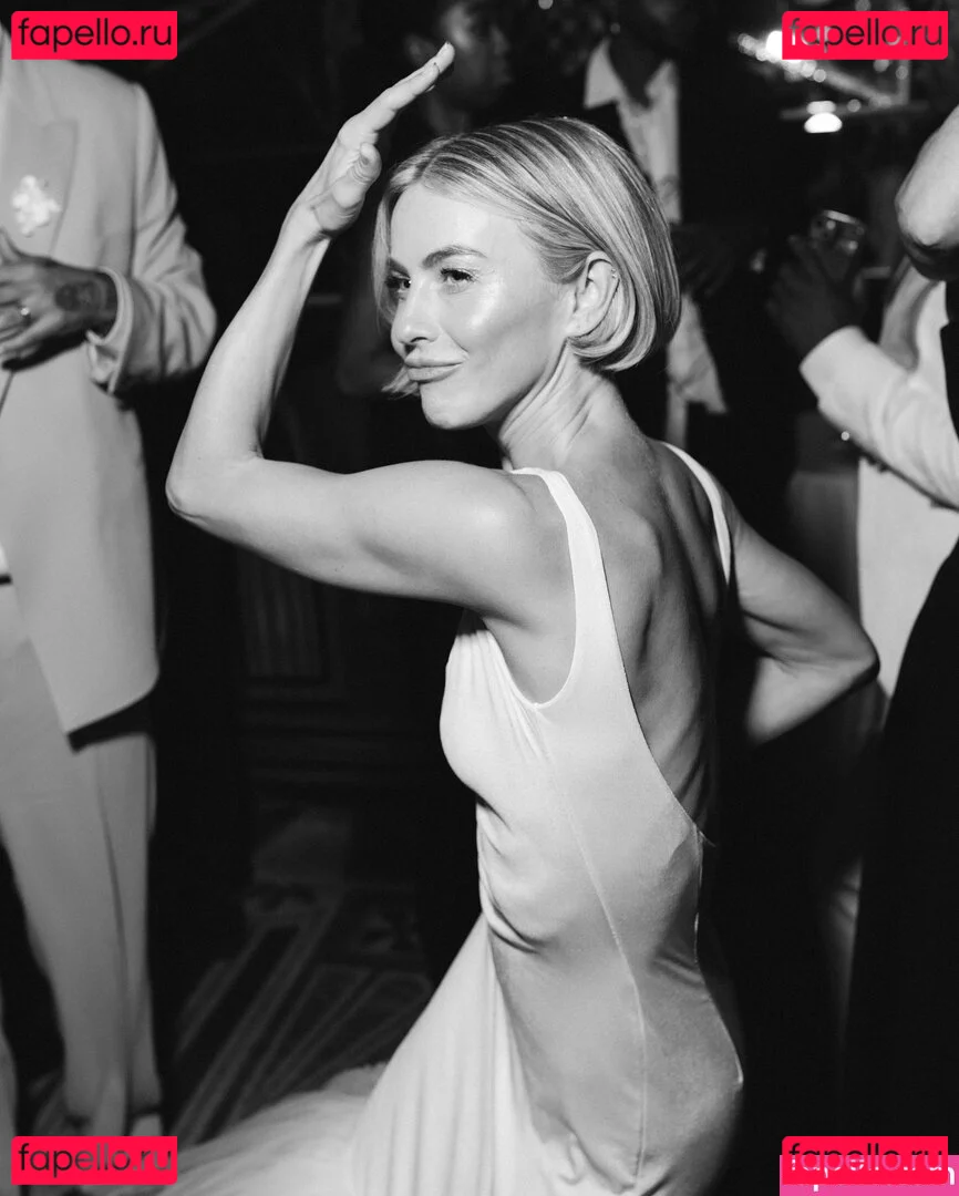 Julianne Hough Onlyfans Photo Gallery 