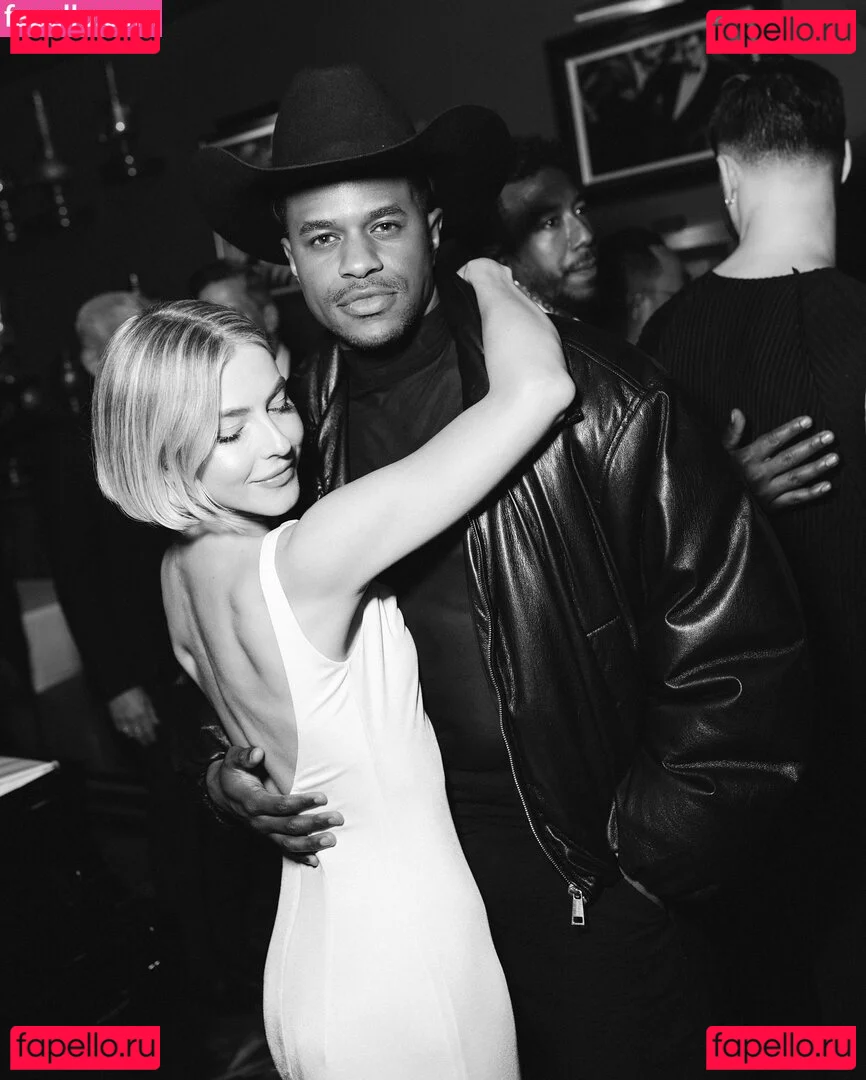 Julianne Hough Onlyfans Photo Gallery 