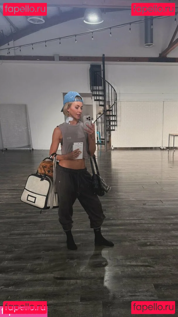 Julianne Hough Onlyfans Photo Gallery 