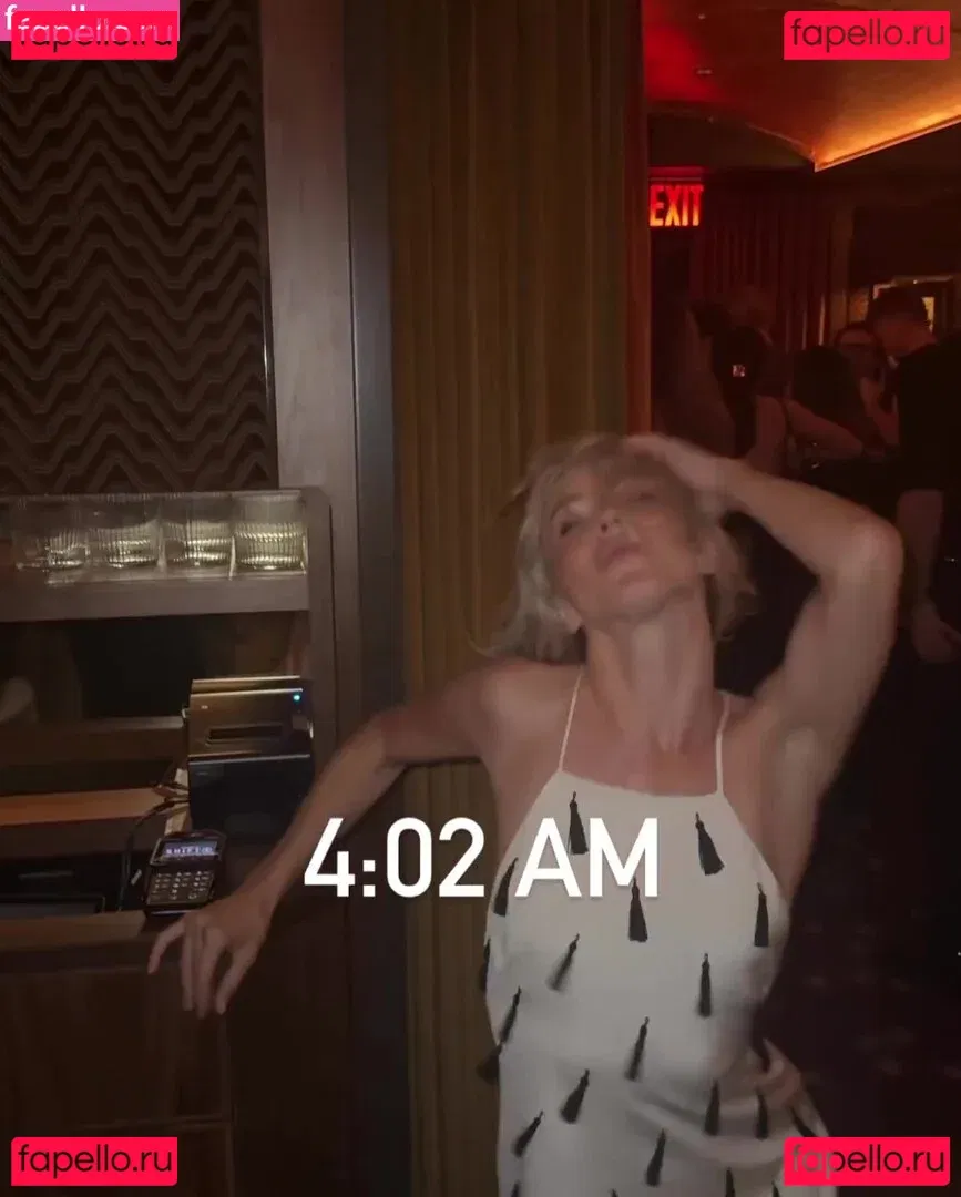 Julianne Hough Onlyfans Photo Gallery 