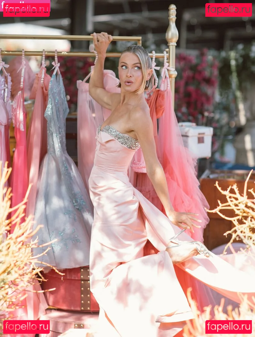 Julianne Hough Onlyfans Photo Gallery 