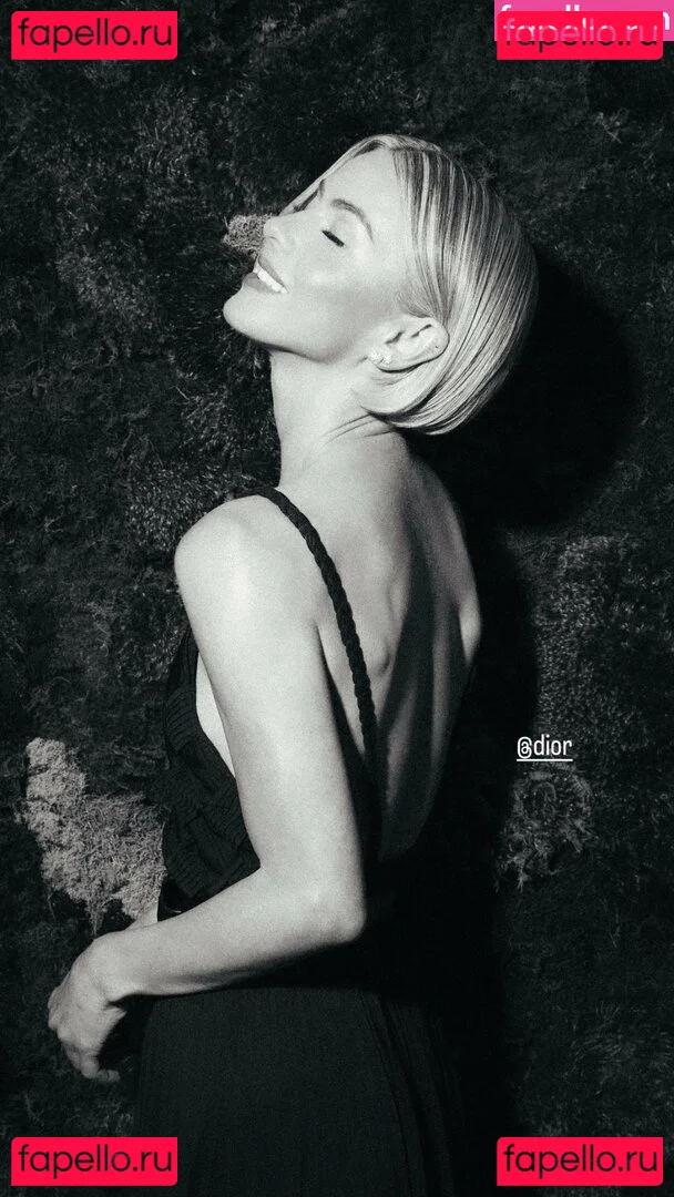 Julianne Hough Onlyfans Photo Gallery 