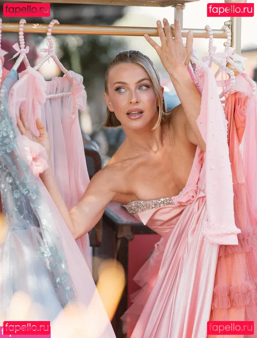 Julianne Hough Onlyfans Photo Gallery 