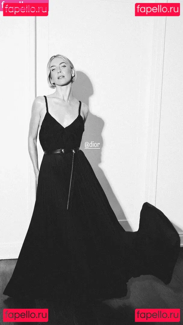 Julianne Hough Onlyfans Photo Gallery 