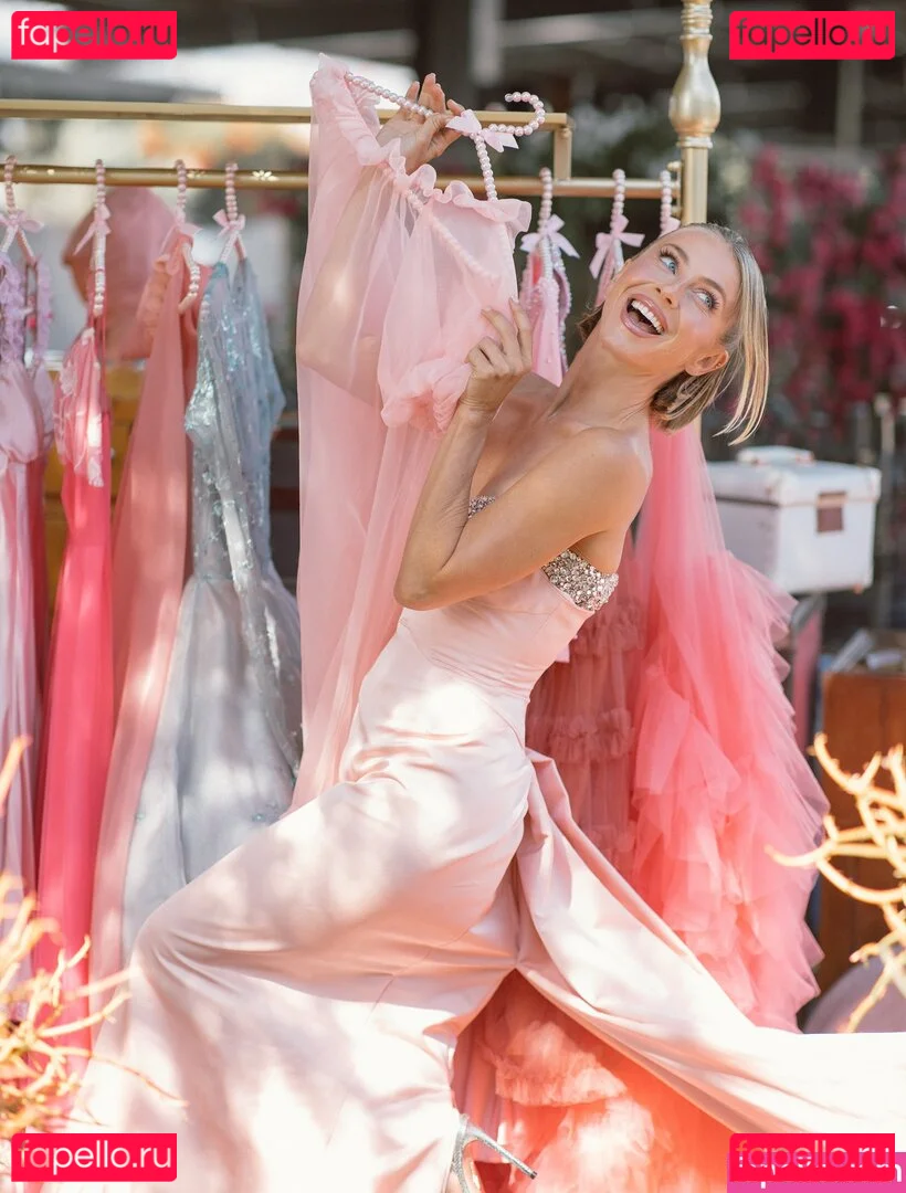 Julianne Hough Onlyfans Photo Gallery 