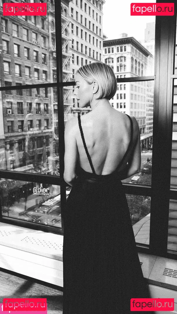 Julianne Hough Onlyfans Photo Gallery 