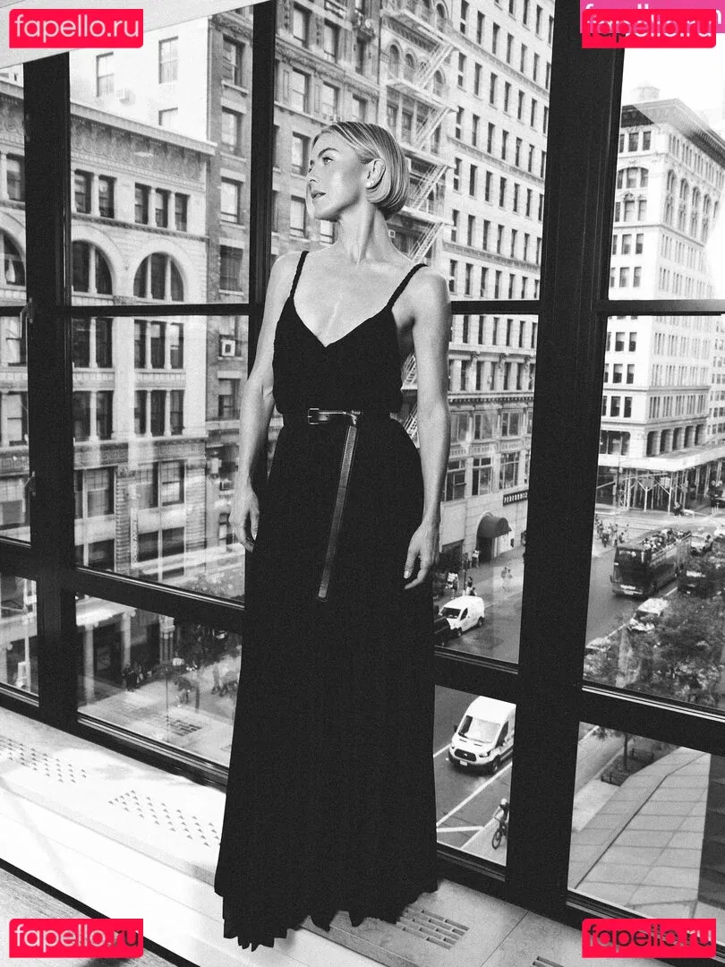 Julianne Hough Onlyfans Photo Gallery 