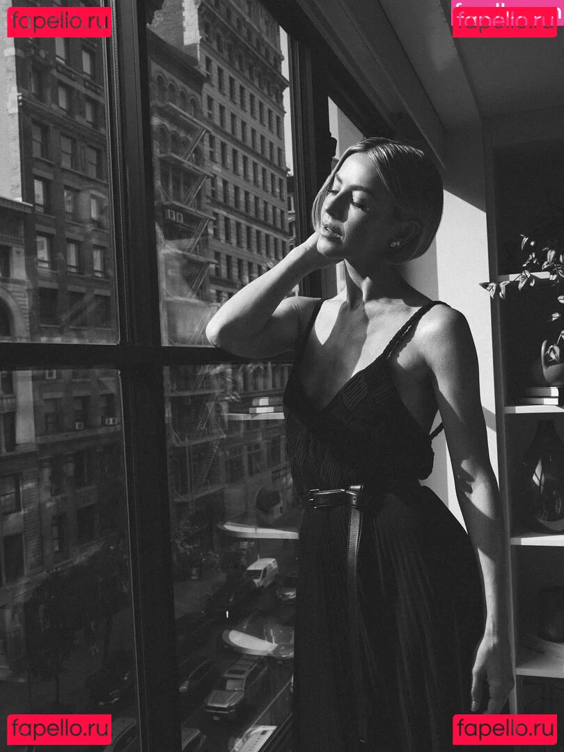 Julianne Hough Onlyfans Photo Gallery 