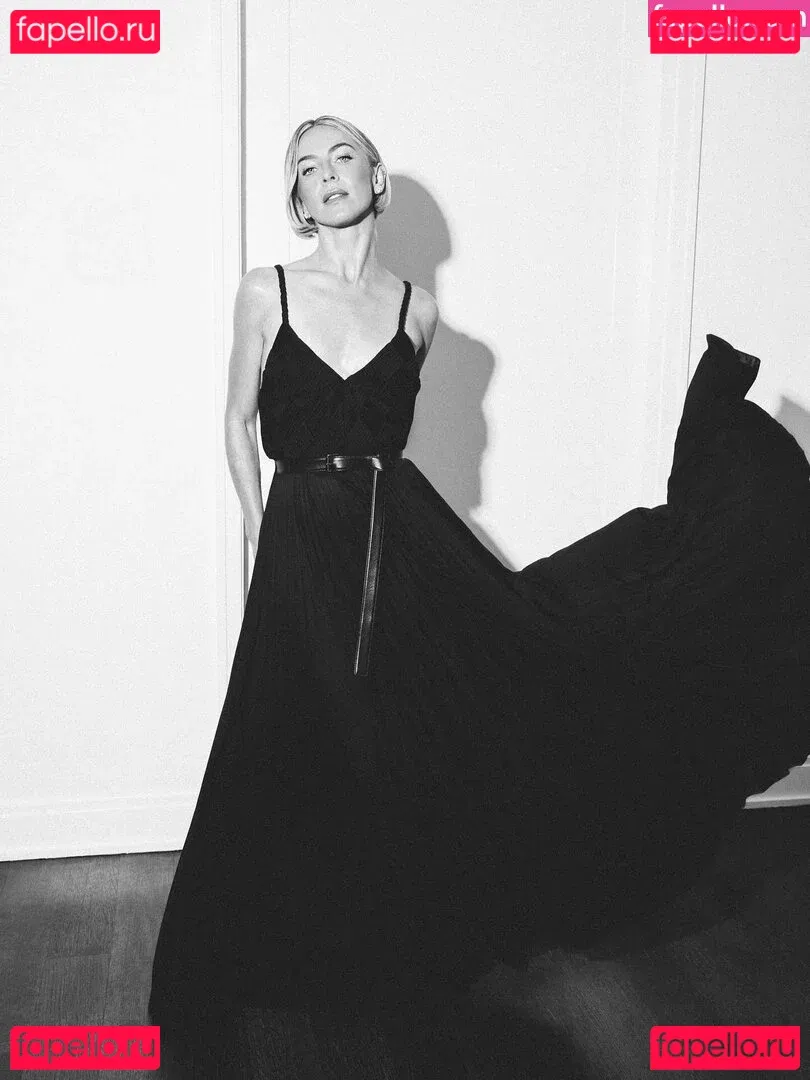 Julianne Hough Onlyfans Photo Gallery 