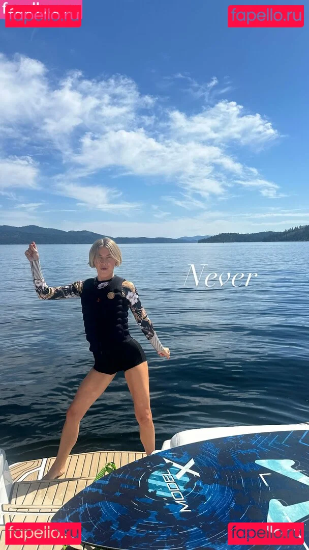 Julianne Hough Onlyfans Photo Gallery 