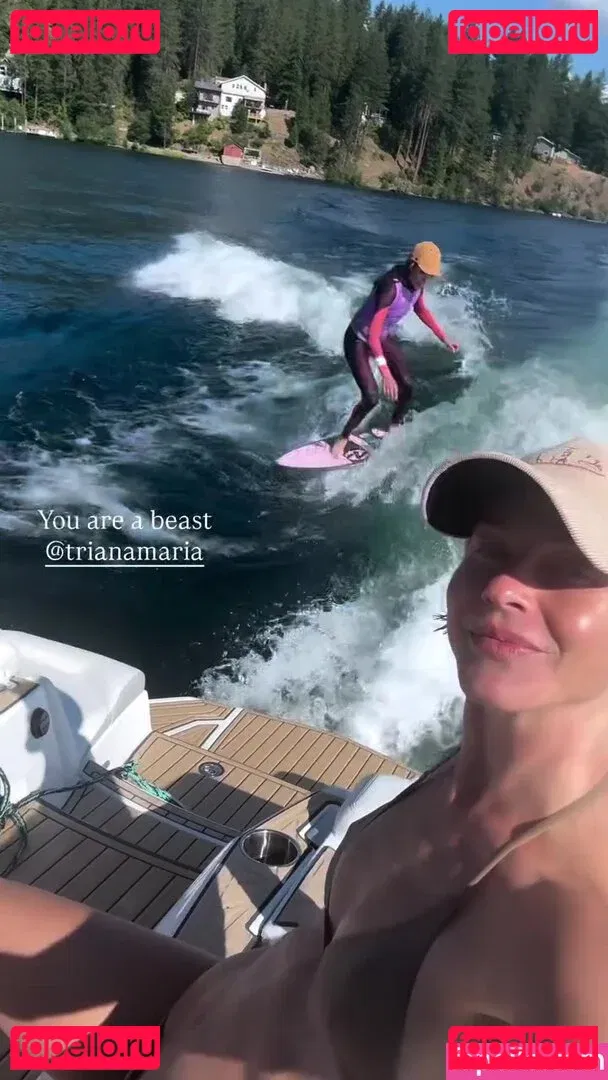 Julianne Hough Onlyfans Photo Gallery 