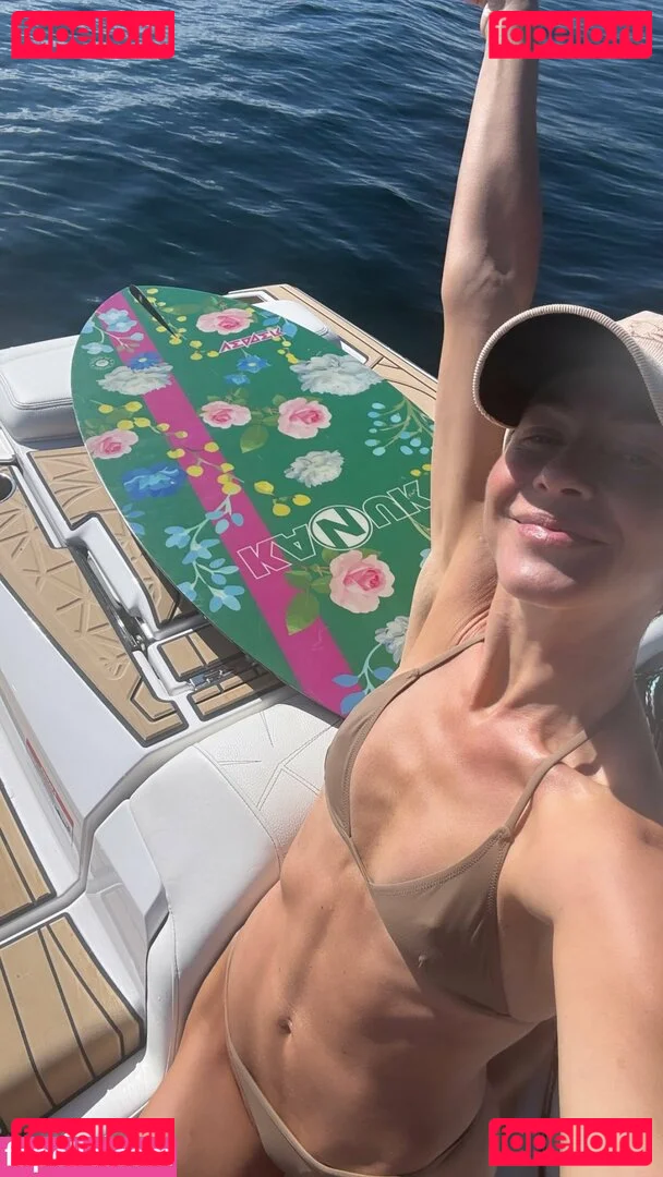 Julianne Hough Onlyfans Photo Gallery 